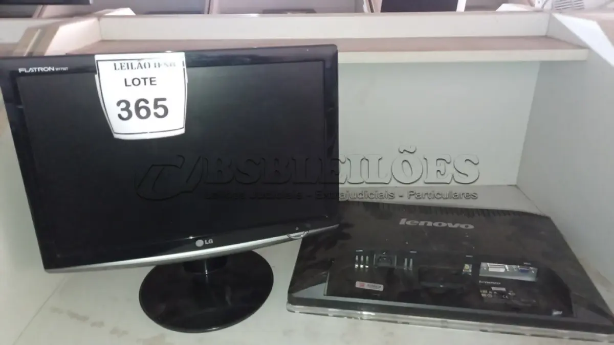 LOTE 365 - 01 MONITOR LG  E 01 MONITOR LENOVO. (NO ESTADO) ATENÇÃO! FAZER A VISITAÇÃO ANTES DE ARREMATAR, NÃO SABEMOS SE FUNCIONA, LEILÃO NÃO TEM GARANTIA E NEM DEVOLUÇÃO, SUJEITO A POSSÍVEIS AVARIAS VISÍVEIS/OCULTAS E/OU AUSÊNCIA DE COMPONENTES.