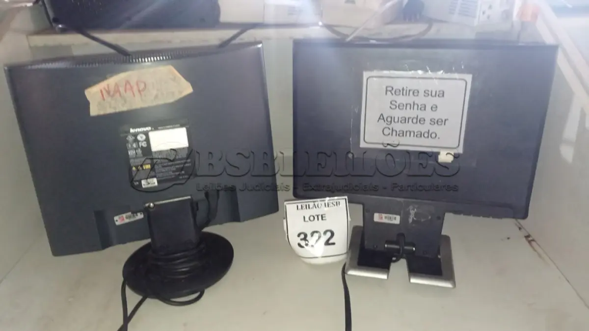 LOTE 322 - 01 MONITOR AOC E 01 MONITOR LENOVO. (NO ESTADO) ATENÇÃO! FAZER A VISITAÇÃO ANTES DE ARREMATAR, NÃO SABEMOS SE FUNCIONA, LEILÃO NÃO TEM GARANTIA E NEM DEVOLUÇÃO, SUJEITO A POSSÍVEIS AVARIAS VISÍVEIS/OCULTAS E/OU AUSÊNCIA DE COMPONENTES.