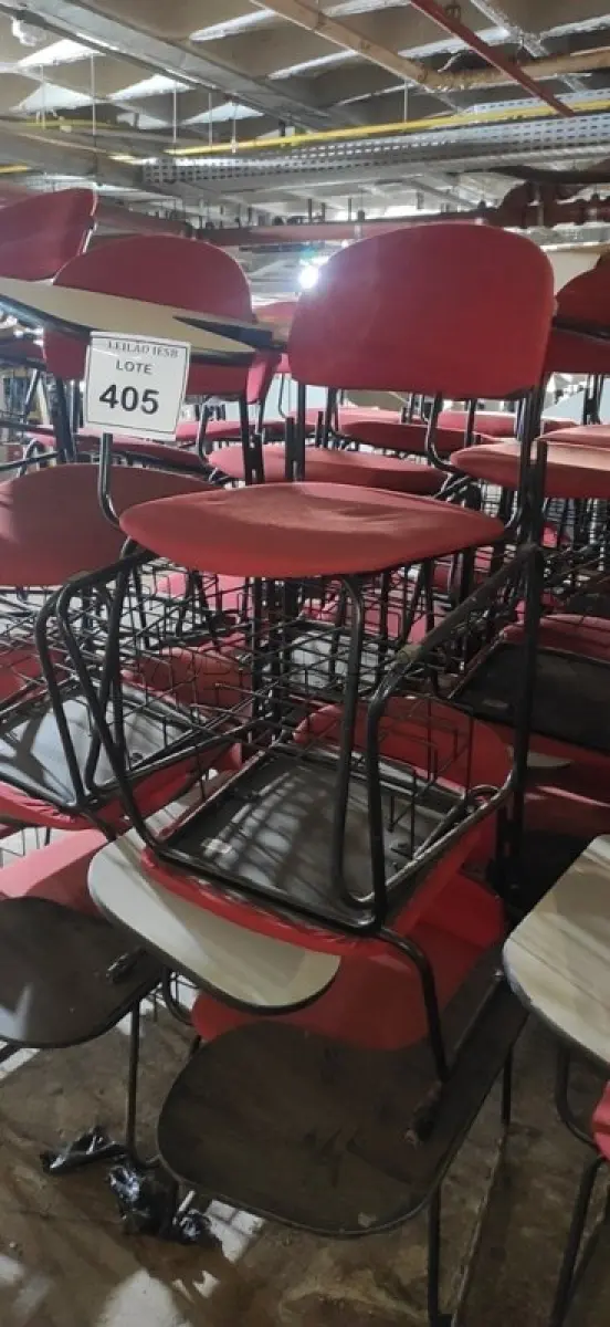 LOTE 405 - 12 CADEIRAS UNIVERSITÁRIA. (NO ESTADO) ATENÇÃO! FAZER A VISITAÇÃO ANTES DE ARREMATAR, NÃO SABEMOS SE FUNCIONA, LEILÃO NÃO TEM GARANTIA E NEM DEVOLUÇÃO, SUJEITO A POSSÍVEIS AVARIAS VISÍVEIS/OCULTAS E/OU AUSÊNCIA DE COMPONENTES.
