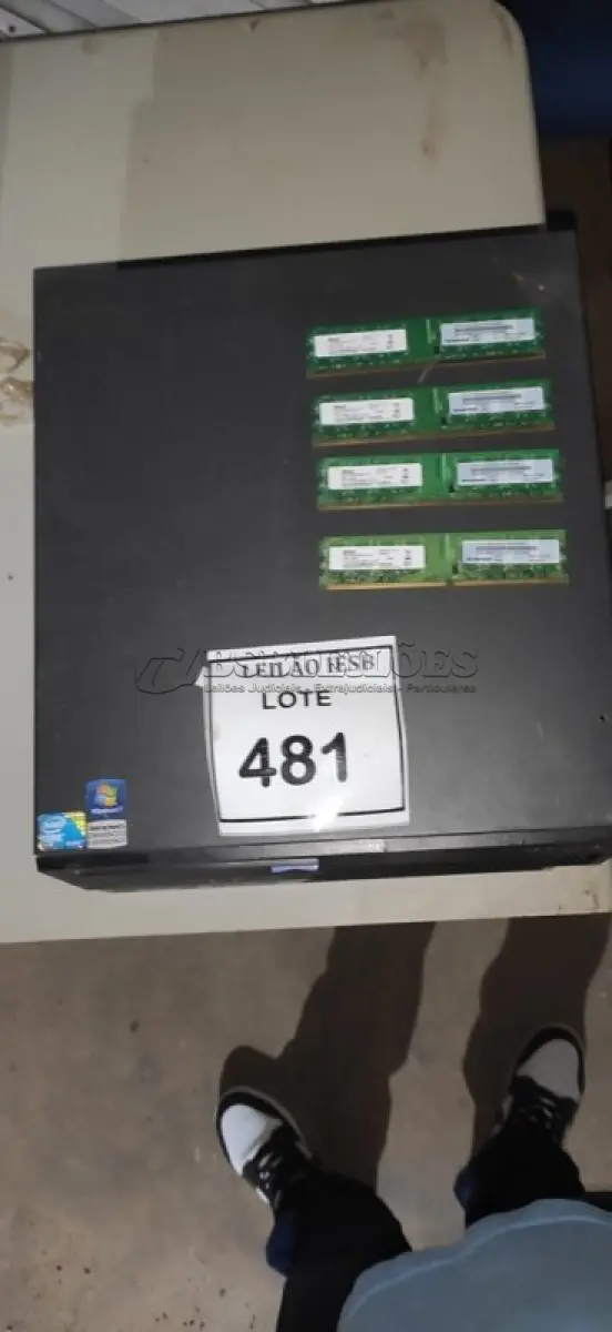 LOTE 481 - 02 CPUS LENOVO. (NO ESTADO) ATENÇÃO! FAZER A VISITAÇÃO ANTES DE ARREMATAR, NÃO SABEMOS SE FUNCIONA, LEILÃO NÃO TEM GARANTIA E NEM DEVOLUÇÃO, SUJEITO A POSSÍVEIS AVARIAS VISÍVEIS/OCULTAS E/OU AUSÊNCIA DE COMPONENTES.