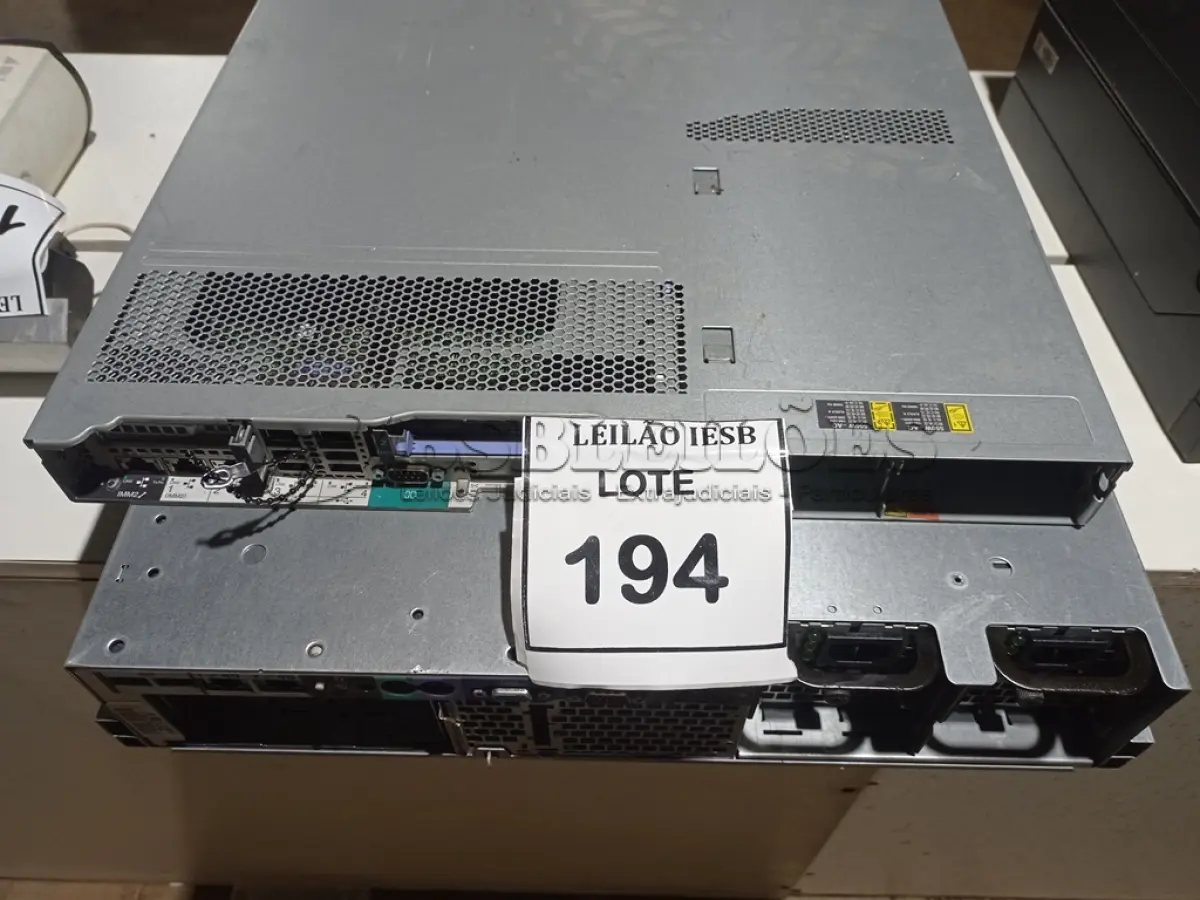 LOTE 194 - 01 SERVIDORE IBM SYSTEM X3550 M4 (NO ESTADO) ATENÇÃO! FAZER A VISITAÇÃO ANTES DE ARREMATAR, NÃO SABEMOS SE FUNCIONA, LEILÃO NÃO TEM GARANTIA E NEM DEVOLUÇÃO, SUJEITO A POSSÍVEIS AVARIAS VISÍVEIS/OCULTAS E/OU AUSÊNCIA DE COMPONENTES.