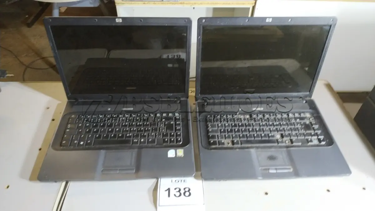 LOTE 138 - 02 NOTEBOOKS HP SEM FONTE. (NO ESTADO) ATENÇÃO! FAZER A VISITAÇÃO ANTES DE ARREMATAR, NÃO SABEMOS SE FUNCIONA, LEILÃO NÃO TEM GARANTIA E NEM DEVOLUÇÃO, SUJEITO A POSSÍVEIS AVARIAS VISÍVEIS/OCULTAS E/OU AUSÊNCIA DE COMPONENTES.