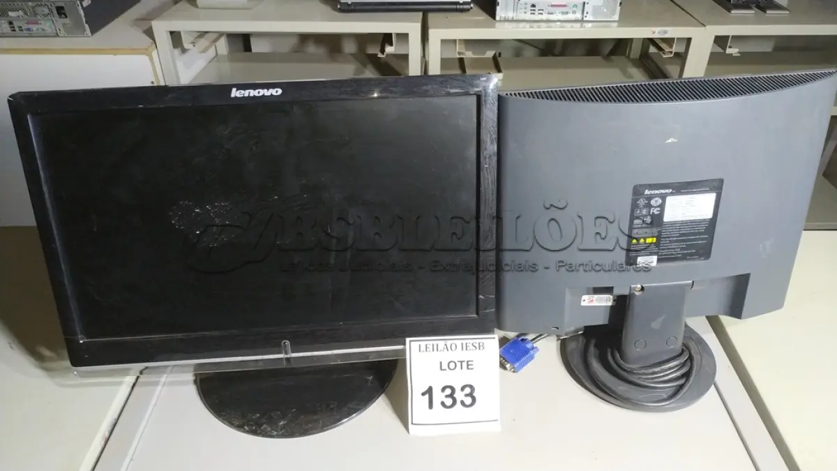 LOTE 133 - 02 MONITORES LENOVO. (NO ESTADO) ATENÇÃO! FAZER A VISITAÇÃO ANTES DE ARREMATAR, NÃO SABEMOS SE FUNCIONA, LEILÃO NÃO TEM GARANTIA E NEM DEVOLUÇÃO, SUJEITO A POSSÍVEIS AVARIAS VISÍVEIS/OCULTAS E/OU AUSÊNCIA DE COMPONENTES.