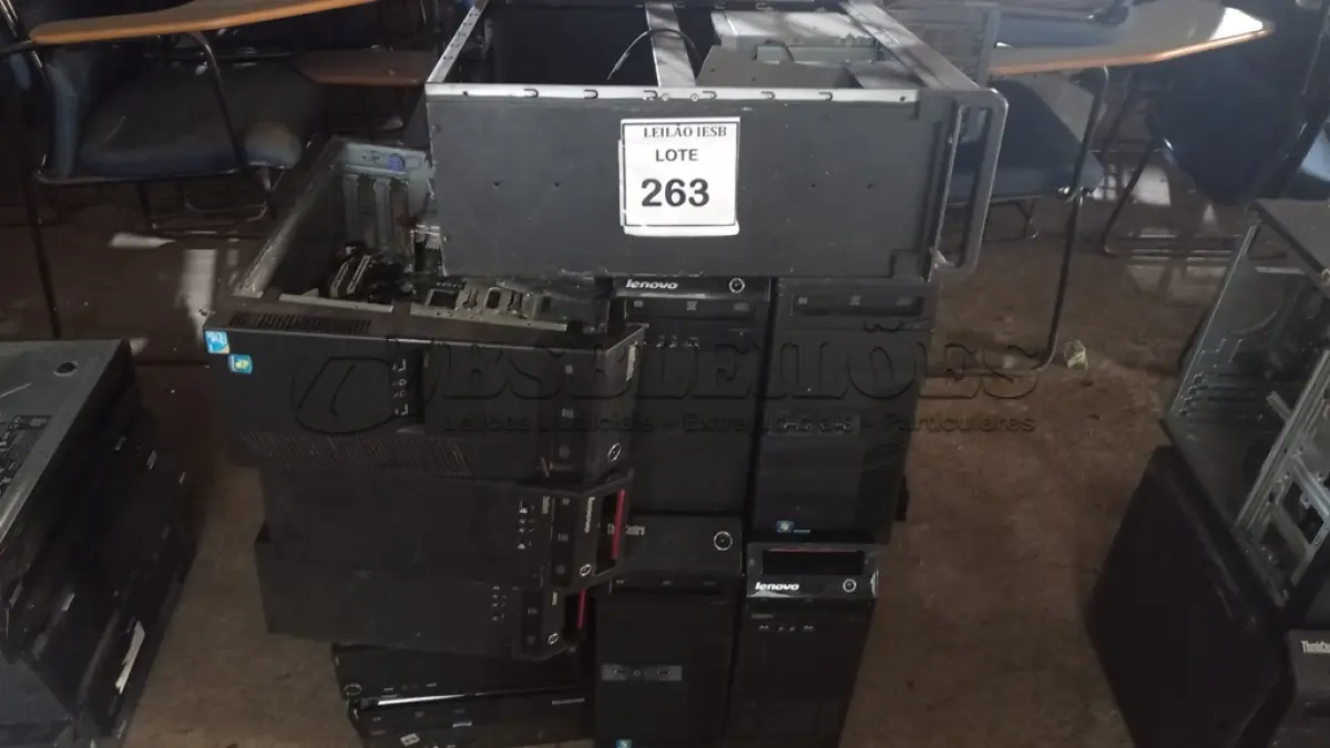 LOTE 263 - 10 CPUS MODELOS DIVERSOS PARA RETIRADA DE PEÇAS. (NO ESTADO) ATENÇÃO! FAZER A VISITAÇÃO ANTES DE ARREMATAR, NÃO SABEMOS SE FUNCIONA, LEILÃO NÃO TEM GARANTIA E NEM DEVOLUÇÃO, SUJEITO A POSSÍVEIS AVARIAS VISÍVEIS/OCULTAS E/OU AUSÊNCIA DE COMPONENTES.