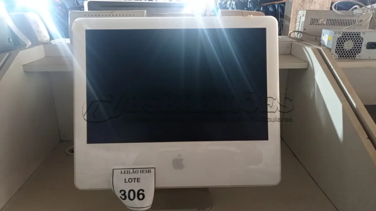 LOTE 306 -  01 IMAC. (NO ESTADO) ATENÇÃO! FAZER A VISITAÇÃO ANTES DE ARREMATAR, NÃO SABEMOS SE FUNCIONA, LEILÃO NÃO TEM GARANTIA E NEM DEVOLUÇÃO, SUJEITO A POSSÍVEIS AVARIAS VISÍVEIS/OCULTAS E/OU AUSÊNCIA DE COMPONENTES.