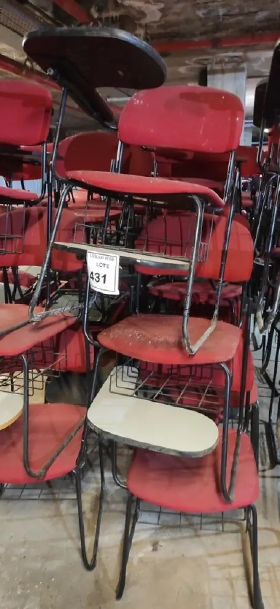 LOTE 431 - 15 CADEIRAS UNIVERSITÁRIAS. (NO ESTADO) ATENÇÃO! FAZER A VISITAÇÃO ANTES DE ARREMATAR, NÃO SABEMOS SE FUNCIONA, LEILÃO NÃO TEM GARANTIA E NEM DEVOLUÇÃO, SUJEITO A POSSÍVEIS AVARIAS VISÍVEIS/OCULTAS E/OU AUSÊNCIA DE COMPONENTES.