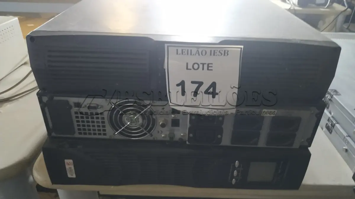 LOTE 174 - 03 NOBREAKS PARA SERVIDORES. (NO ESTADO) ATENÇÃO! FAZER A VISITAÇÃO ANTES DE ARREMATAR, NÃO SABEMOS SE FUNCIONA, LEILÃO NÃO TEM GARANTIA E NEM DEVOLUÇÃO, SUJEITO A POSSÍVEIS AVARIAS VISÍVEIS/OCULTAS E/OU AUSÊNCIA DE COMPONENTES.