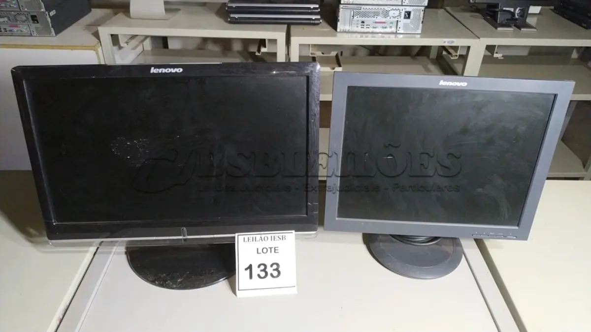 LOTE 133 - 02 MONITORES LENOVO. (NO ESTADO) ATENÇÃO! FAZER A VISITAÇÃO ANTES DE ARREMATAR, NÃO SABEMOS SE FUNCIONA, LEILÃO NÃO TEM GARANTIA E NEM DEVOLUÇÃO, SUJEITO A POSSÍVEIS AVARIAS VISÍVEIS/OCULTAS E/OU AUSÊNCIA DE COMPONENTES.
