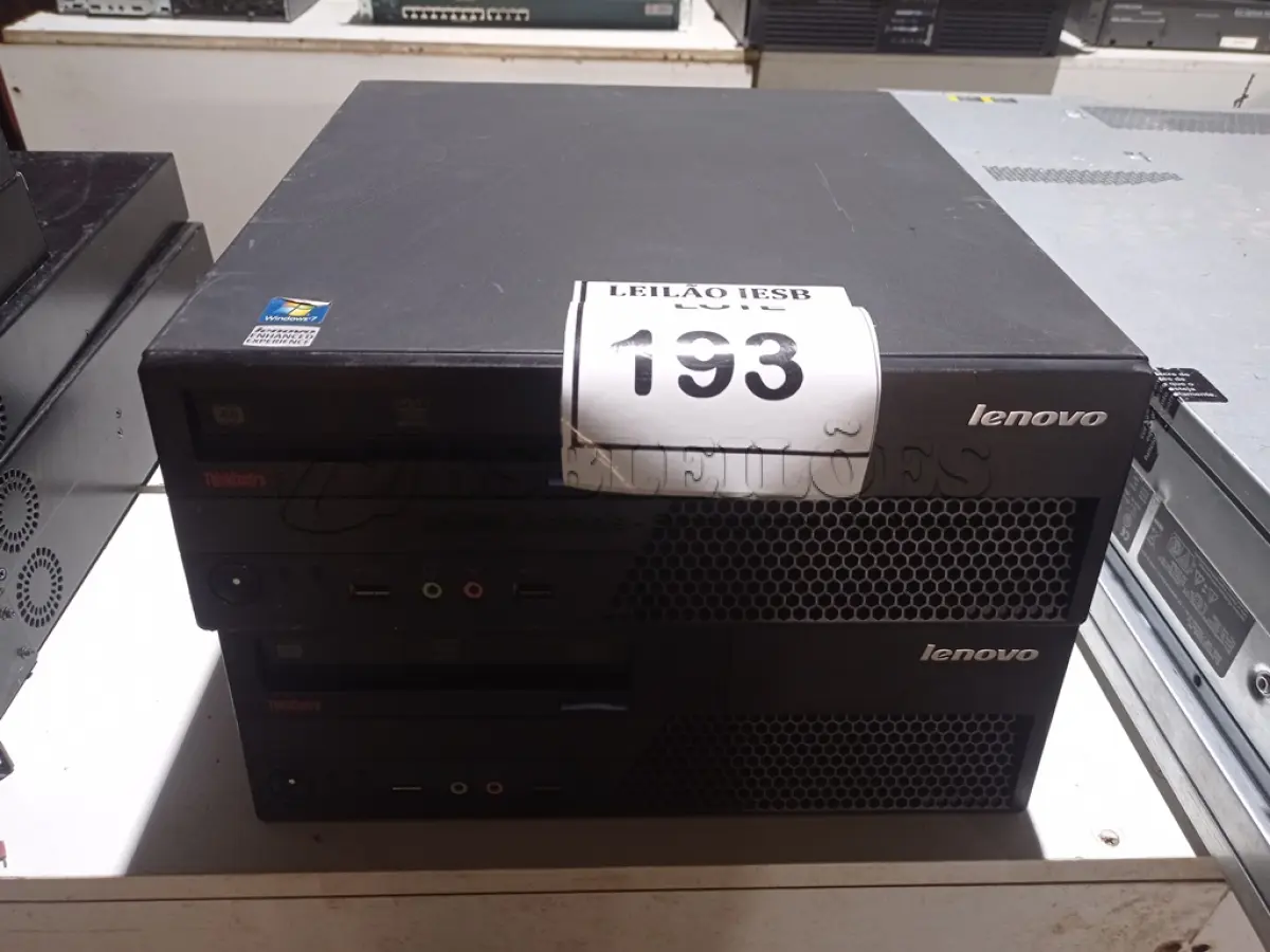LOTE 193 - 02 CPUS LENOVO. (NO ESTADO) ATENÇÃO! FAZER A VISITAÇÃO ANTES DE ARREMATAR, NÃO SABEMOS SE FUNCIONA, LEILÃO NÃO TEM GARANTIA E NEM DEVOLUÇÃO, SUJEITO A POSSÍVEIS AVARIAS VISÍVEIS/OCULTAS E/OU AUSÊNCIA DE COMPONENTES.