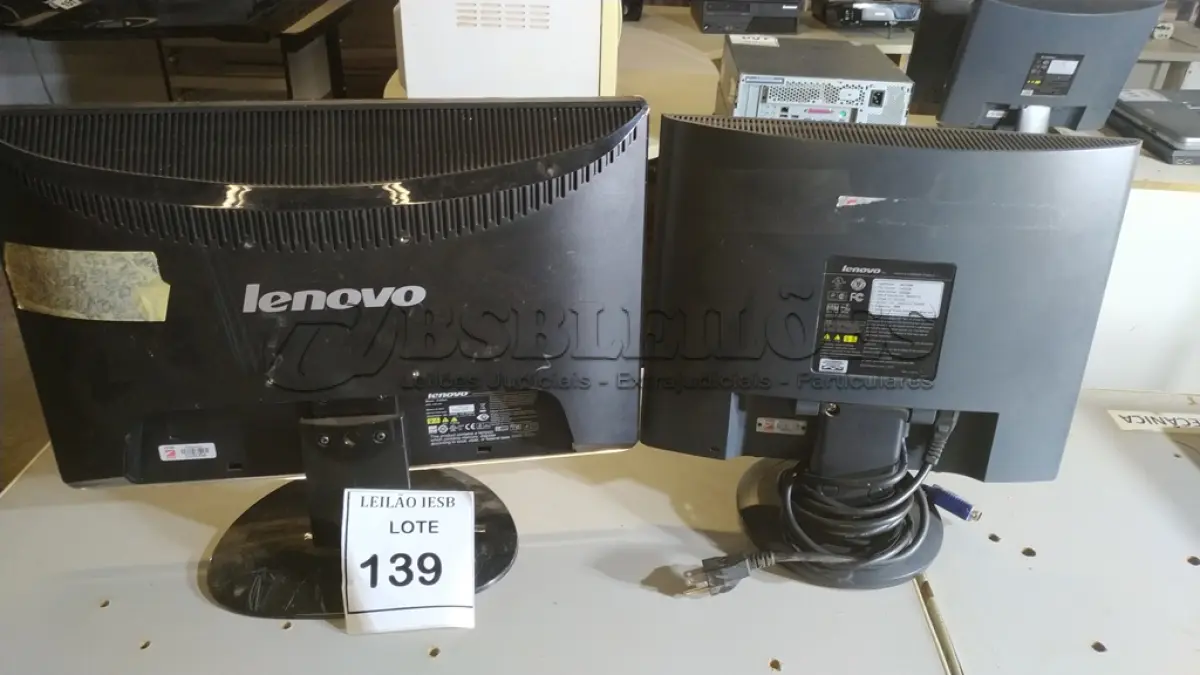 LOTE 139 - 02 MONITORES LENOVO. (NO ESTADO) ATENÇÃO! FAZER A VISITAÇÃO ANTES DE ARREMATAR, NÃO SABEMOS SE FUNCIONA, LEILÃO NÃO TEM GARANTIA E NEM DEVOLUÇÃO, SUJEITO A POSSÍVEIS AVARIAS VISÍVEIS/OCULTAS E/OU AUSÊNCIA DE COMPONENTES.