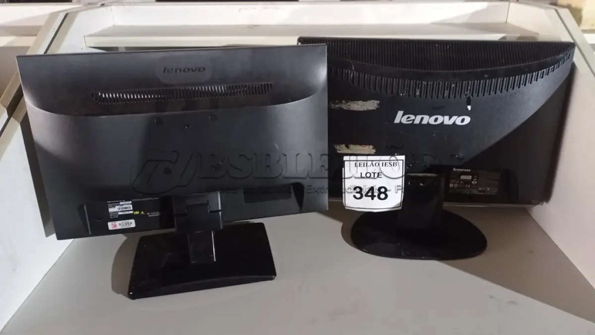 LOTE 348 - 02 MONITORES LENOVO. (NO ESTADO) ATENÇÃO! FAZER A VISITAÇÃO ANTES DE ARREMATAR, NÃO SABEMOS SE FUNCIONA, LEILÃO NÃO TEM GARANTIA E NEM DEVOLUÇÃO, SUJEITO A POSSÍVEIS AVARIAS VISÍVEIS/OCULTAS E/OU AUSÊNCIA DE COMPONENTES.
