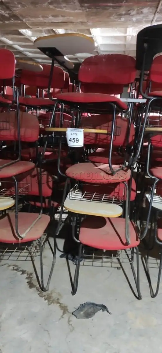 LOTE 459 - 15 CADEIRAS UNIVERSITÁRIAS. (NO ESTADO) ATENÇÃO! FAZER A VISITAÇÃO ANTES DE ARREMATAR, NÃO SABEMOS SE FUNCIONA, LEILÃO NÃO TEM GARANTIA E NEM DEVOLUÇÃO, SUJEITO A POSSÍVEIS AVARIAS VISÍVEIS/OCULTAS E/OU AUSÊNCIA DE COMPONENTES.