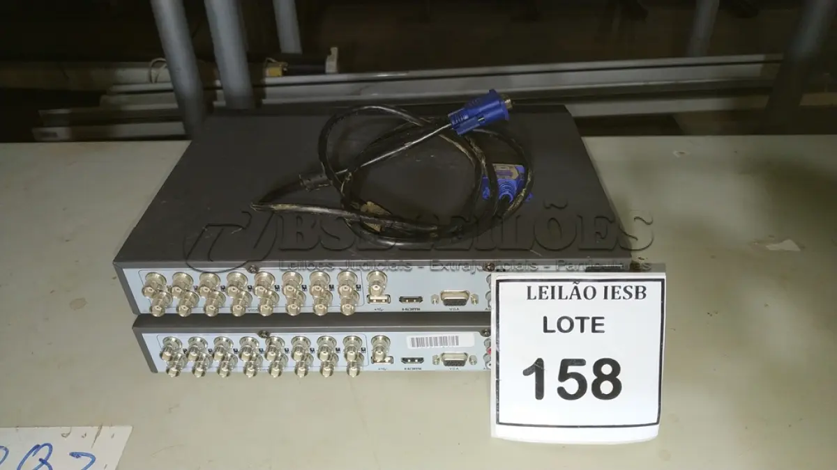 LOTE 158 - 02 DVRS 16 CANAIS SEM MARCA APARENTE. (NO ESTADO) ATENÇÃO! FAZER A VISITAÇÃO ANTES DE ARREMATAR, NÃO SABEMOS SE FUNCIONA, LEILÃO NÃO TEM GARANTIA E NEM DEVOLUÇÃO, SUJEITO A POSSÍVEIS AVARIAS VISÍVEIS/OCULTAS E/OU AUSÊNCIA DE COMPONENTES.