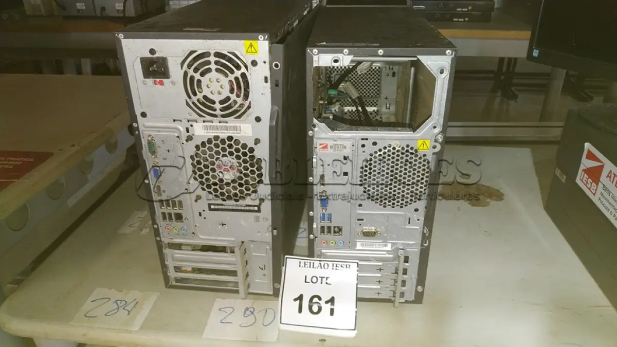 LOTE 161 - 02 CPUS LENOVO. (NO ESTADO) ATENÇÃO! FAZER A VISITAÇÃO ANTES DE ARREMATAR, NÃO SABEMOS SE FUNCIONA, LEILÃO NÃO TEM GARANTIA E NEM DEVOLUÇÃO, SUJEITO A POSSÍVEIS AVARIAS VISÍVEIS/OCULTAS E/OU AUSÊNCIA DE COMPONENTES.
