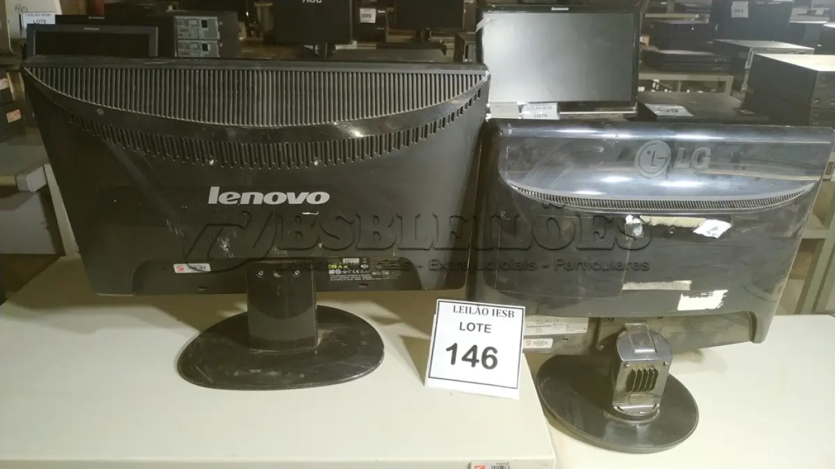 LOTE 146 - 01 MONITOR LG E 01 MONITOR LENOVO. (NO ESTADO) ATENÇÃO! FAZER A VISITAÇÃO ANTES DE ARREMATAR, NÃO SABEMOS SE FUNCIONA, LEILÃO NÃO TEM GARANTIA E NEM DEVOLUÇÃO, SUJEITO A POSSÍVEIS AVARIAS VISÍVEIS/OCULTAS E/OU AUSÊNCIA DE COMPONENTES.