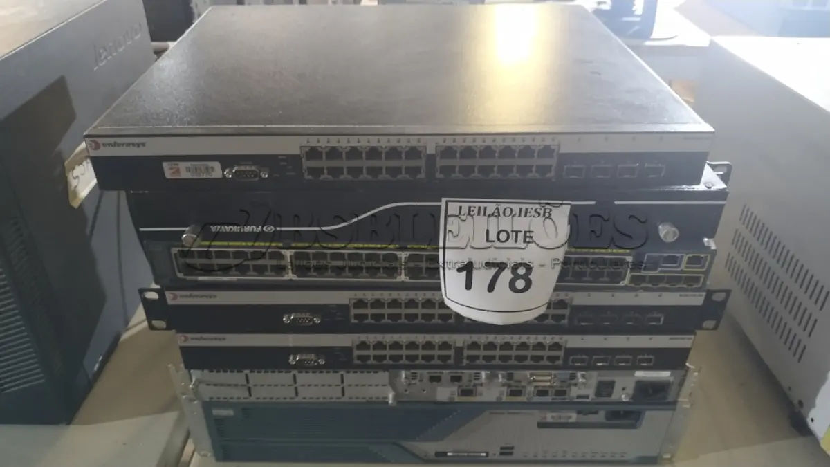 LOTE 178 - 01 LOTE COM SWITCHES E EQUIPAMENTOS OPITICO.  (NO ESTADO) ATENÇÃO! FAZER A VISITAÇÃO ANTES DE ARREMATAR, NÃO SABEMOS SE FUNCIONA, LEILÃO NÃO TEM GARANTIA E NEM DEVOLUÇÃO, SUJEITO A POSSÍVEIS AVARIAS VISÍVEIS/OCULTAS E/OU AUSÊNCIA DE COMPONENTES.