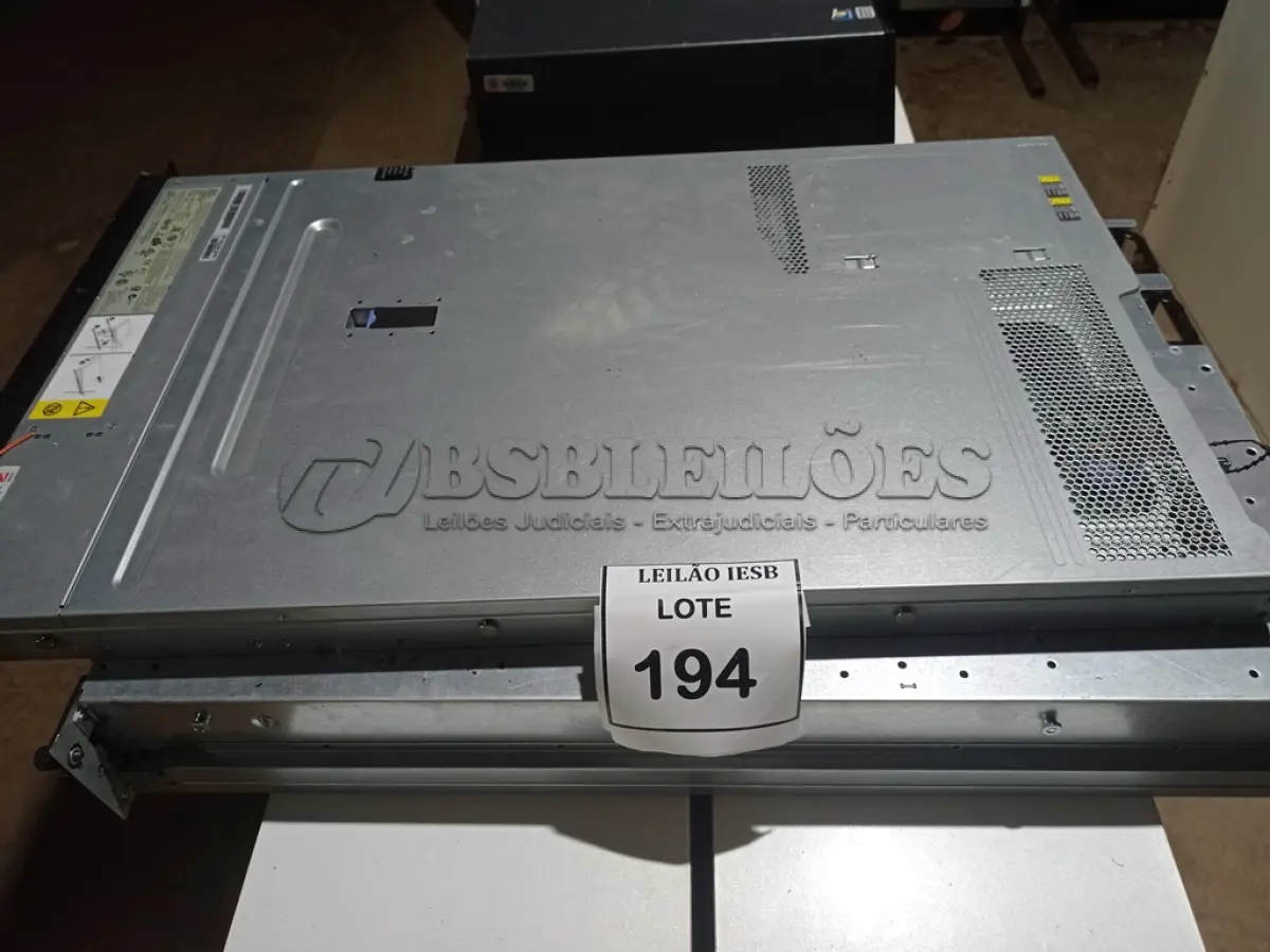LOTE 194 - 01 SERVIDORE IBM SYSTEM X3550 M4 (NO ESTADO) ATENÇÃO! FAZER A VISITAÇÃO ANTES DE ARREMATAR, NÃO SABEMOS SE FUNCIONA, LEILÃO NÃO TEM GARANTIA E NEM DEVOLUÇÃO, SUJEITO A POSSÍVEIS AVARIAS VISÍVEIS/OCULTAS E/OU AUSÊNCIA DE COMPONENTES.