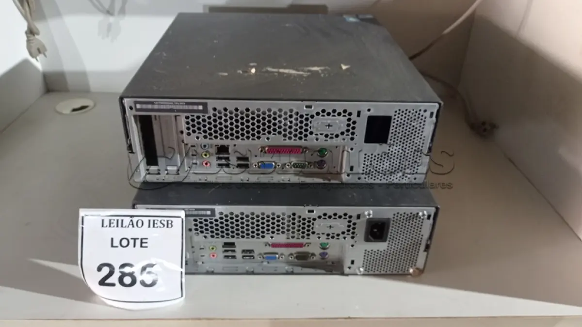 LOTE 285 - 02 CPUS LENOVO. (NO ESTADO) ATENÇÃO! FAZER A VISITAÇÃO ANTES DE ARREMATAR, NÃO SABEMOS SE FUNCIONA, LEILÃO NÃO TEM GARANTIA E NEM DEVOLUÇÃO, SUJEITO A POSSÍVEIS AVARIAS VISÍVEIS/OCULTAS E/OU AUSÊNCIA DE COMPONENTES.