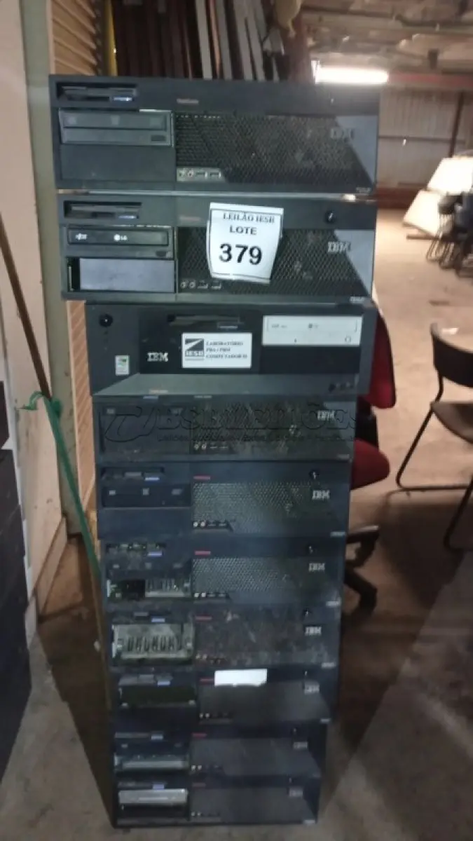 LOTE 379 - 10 CPUS IBM PARA RETIRADAS DE PEÇAS. (NO ESTADO) ATENÇÃO! FAZER A VISITAÇÃO ANTES DE ARREMATAR, NÃO SABEMOS SE FUNCIONA, LEILÃO NÃO TEM GARANTIA E NEM DEVOLUÇÃO, SUJEITO A POSSÍVEIS AVARIAS VISÍVEIS/OCULTAS E/OU AUSÊNCIA DE COMPONENTES.