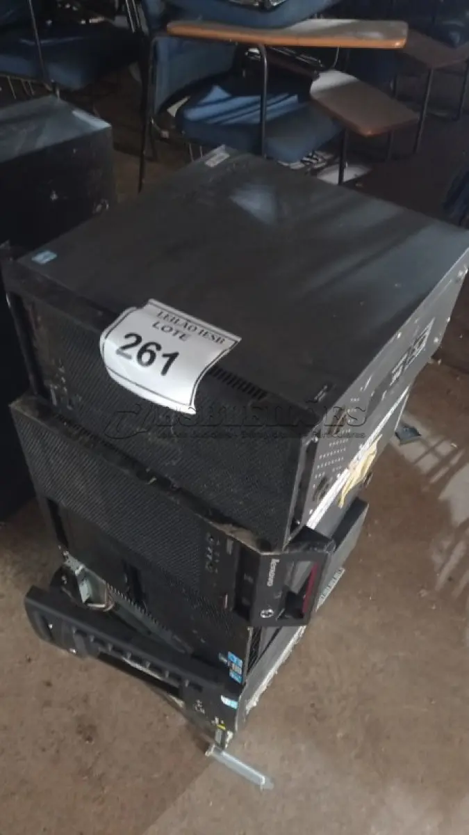 LOTE 261 - 05 CPUS COM AVARIAS. (NO ESTADO) ATENÇÃO! FAZER A VISITAÇÃO ANTES DE ARREMATAR, NÃO SABEMOS SE FUNCIONA, LEILÃO NÃO TEM GARANTIA E NEM DEVOLUÇÃO, SUJEITO A POSSÍVEIS AVARIAS VISÍVEIS/OCULTAS E/OU AUSÊNCIA DE COMPONENTES.