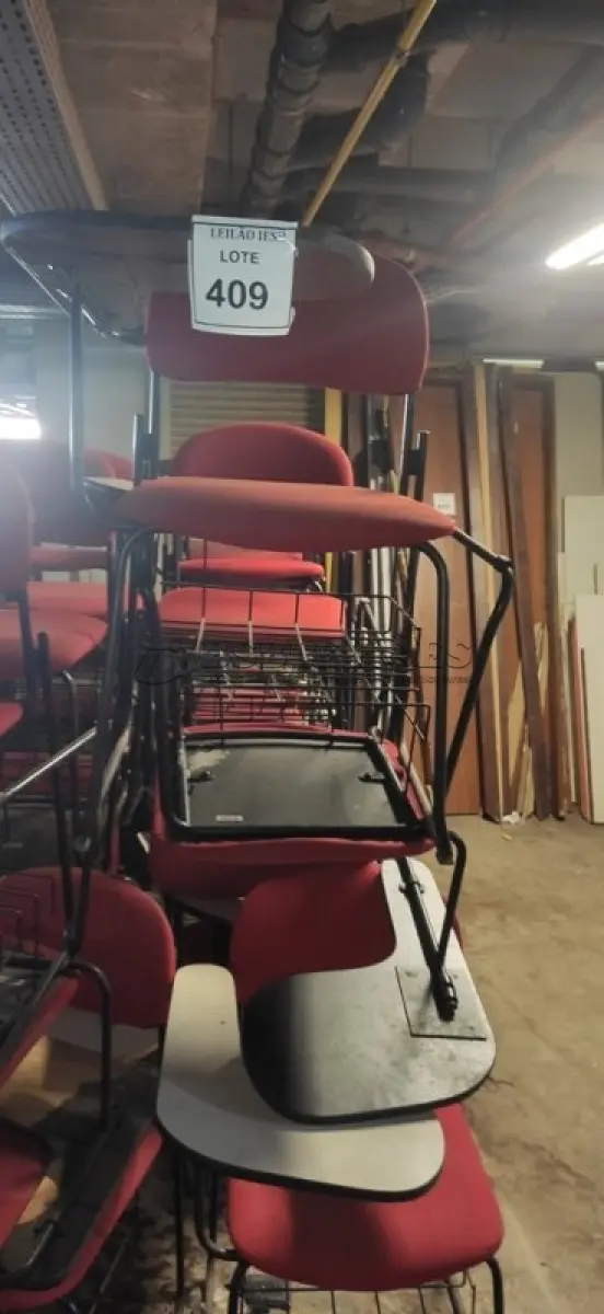 LOTE 409 - 12 CADEIRAS UNIVERSITÁRIA. (NO ESTADO) ATENÇÃO! FAZER A VISITAÇÃO ANTES DE ARREMATAR, NÃO SABEMOS SE FUNCIONA, LEILÃO NÃO TEM GARANTIA E NEM DEVOLUÇÃO, SUJEITO A POSSÍVEIS AVARIAS VISÍVEIS/OCULTAS E/OU AUSÊNCIA DE COMPONENTES.