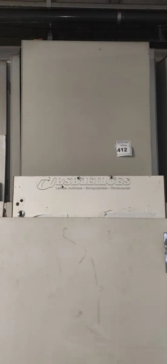 LOTE 412 - 01 LOTE COM PORTA EM MADEIRA. (NO ESTADO) ATENÇÃO! FAZER A VISITAÇÃO ANTES DE ARREMATAR, NÃO SABEMOS SE FUNCIONA, LEILÃO NÃO TEM GARANTIA E NEM DEVOLUÇÃO, SUJEITO A POSSÍVEIS AVARIAS VISÍVEIS/OCULTAS E/OU AUSÊNCIA DE COMPONENTES.