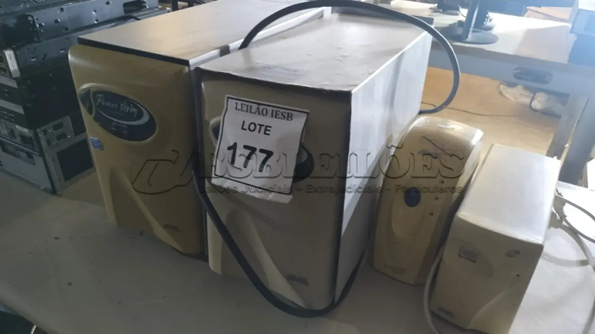 LOTE 177 - 02 NOBREAKS E 02 ESTABILIZADORES. (NO ESTADO) ATENÇÃO! FAZER A VISITAÇÃO ANTES DE ARREMATAR, NÃO SABEMOS SE FUNCIONA, LEILÃO NÃO TEM GARANTIA E NEM DEVOLUÇÃO, SUJEITO A POSSÍVEIS AVARIAS VISÍVEIS/OCULTAS E/OU AUSÊNCIA DE COMPONENTES.