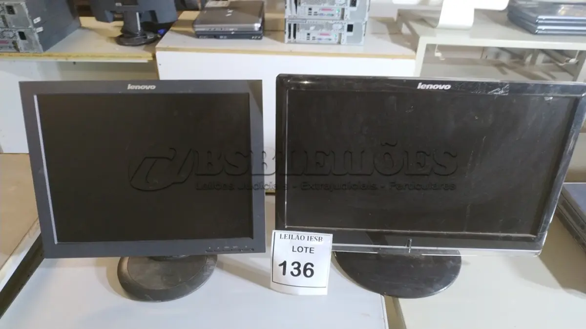 LOTE 136 - 02 MONITORES LENOVO. (NO ESTADO) ATENÇÃO! FAZER A VISITAÇÃO ANTES DE ARREMATAR, NÃO SABEMOS SE FUNCIONA, LEILÃO NÃO TEM GARANTIA E NEM DEVOLUÇÃO, SUJEITO A POSSÍVEIS AVARIAS VISÍVEIS/OCULTAS E/OU AUSÊNCIA DE COMPONENTES.