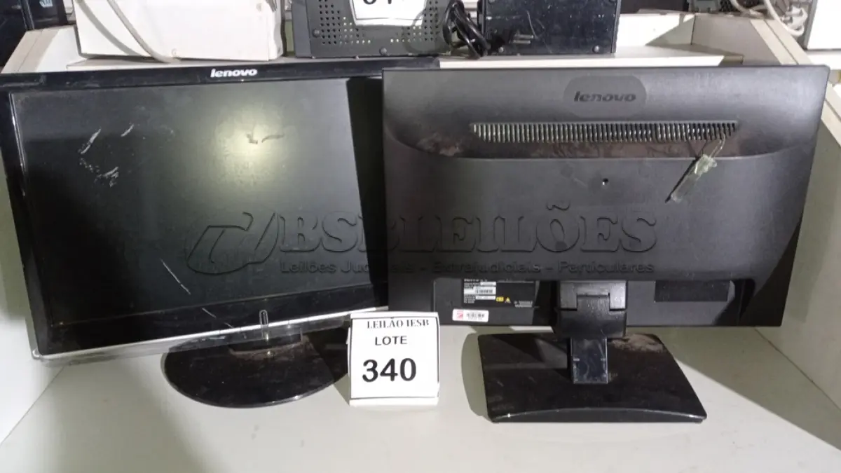 LOTE 340 - 02 MONITORES LENOVO. (NO ESTADO) ATENÇÃO! FAZER A VISITAÇÃO ANTES DE ARREMATAR, NÃO SABEMOS SE FUNCIONA, LEILÃO NÃO TEM GARANTIA E NEM DEVOLUÇÃO, SUJEITO A POSSÍVEIS AVARIAS VISÍVEIS/OCULTAS E/OU AUSÊNCIA DE COMPONENTES.