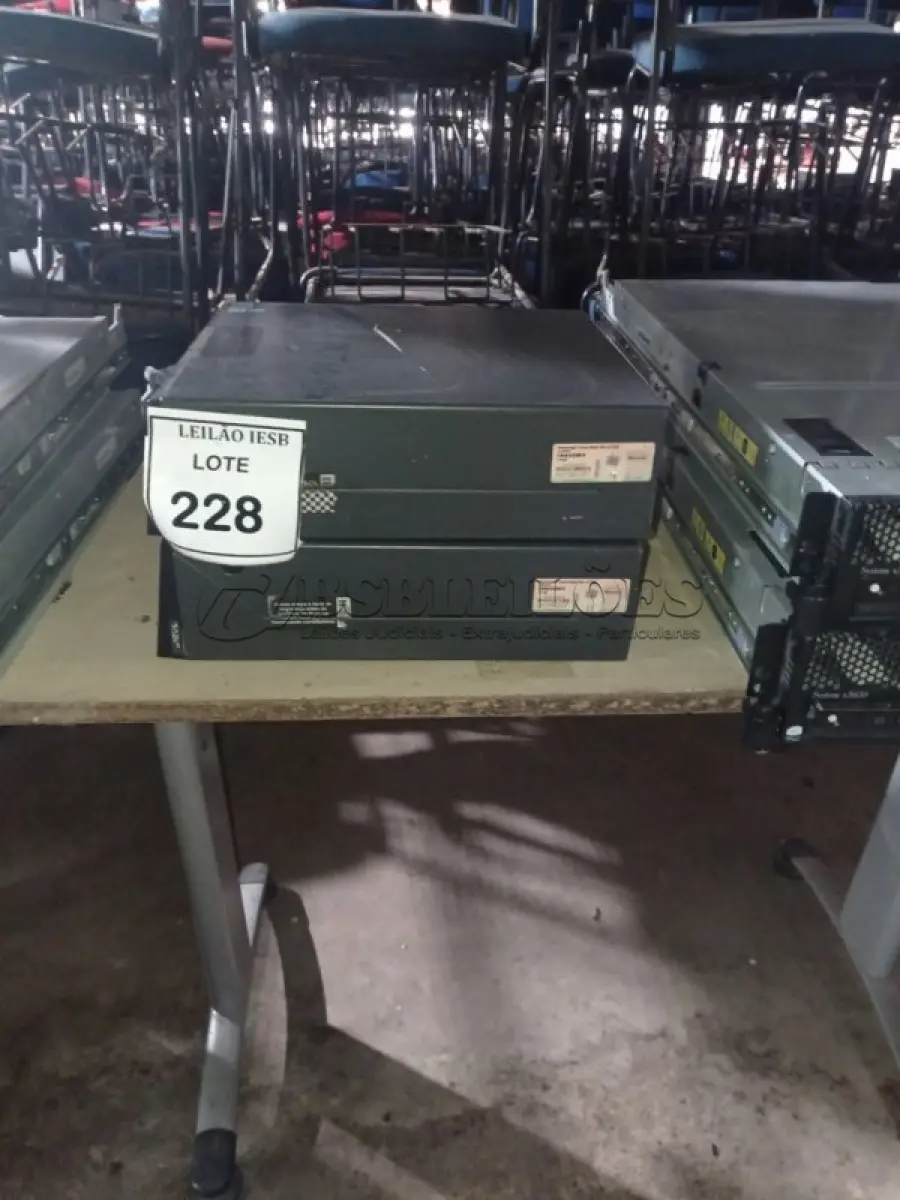 LOTE 228 - 02 CPUS LENOVO. (NO ESTADO) ATENÇÃO! FAZER A VISITAÇÃO ANTES DE ARREMATAR, NÃO SABEMOS SE FUNCIONA, LEILÃO NÃO TEM GARANTIA E NEM DEVOLUÇÃO, SUJEITO A POSSÍVEIS AVARIAS VISÍVEIS/OCULTAS E/OU AUSÊNCIA DE COMPONENTES.