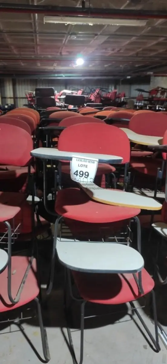 LOTE 499 - 14 CADEIRAS UNIVERSITÁRIAS. (NO ESTADO) ATENÇÃO! FAZER A VISITAÇÃO ANTES DE ARREMATAR, NÃO SABEMOS SE FUNCIONA, LEILÃO NÃO TEM GARANTIA E NEM DEVOLUÇÃO, SUJEITO A POSSÍVEIS AVARIAS VISÍVEIS/OCULTAS E/OU AUSÊNCIA DE COMPONENTES.