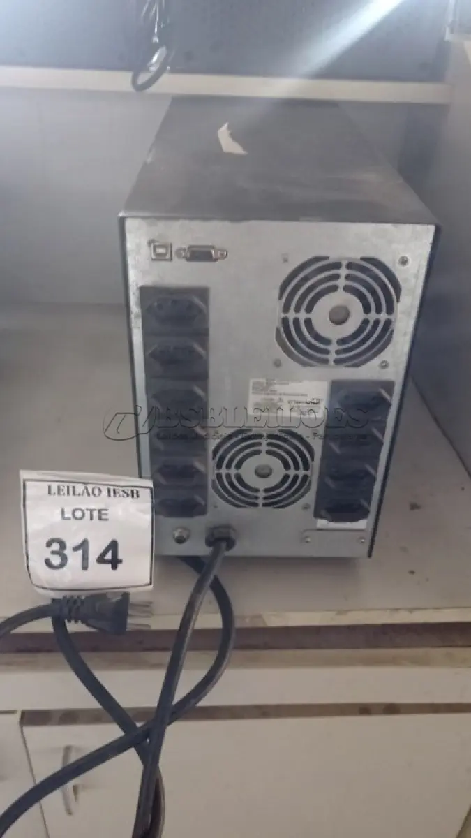 LOTE 314 - 01 NOBREAK SMS. (NO ESTADO) ATENÇÃO! FAZER A VISITAÇÃO ANTES DE ARREMATAR, NÃO SABEMOS SE FUNCIONA, LEILÃO NÃO TEM GARANTIA E NEM DEVOLUÇÃO, SUJEITO A POSSÍVEIS AVARIAS VISÍVEIS/OCULTAS E/OU AUSÊNCIA DE COMPONENTES.