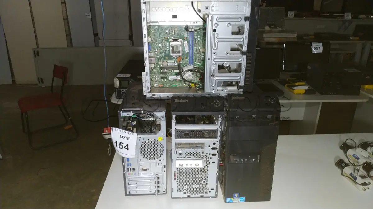 LOTE 154 - 04 CPU LENOVO INCOMPLETAS. (NO ESTADO) ATENÇÃO! FAZER A VISITAÇÃO ANTES DE ARREMATAR, NÃO SABEMOS SE FUNCIONA, LEILÃO NÃO TEM GARANTIA E NEM DEVOLUÇÃO, SUJEITO A POSSÍVEIS AVARIAS VISÍVEIS/OCULTAS E/OU AUSÊNCIA DE COMPONENTES.