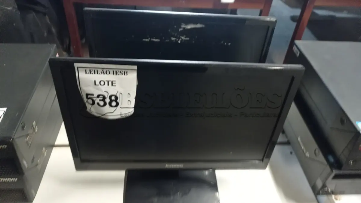 LOTE 538 - 02 MONITORES LENOVO. (NO ESTADO) ATENÇÃO! FAZER A VISITAÇÃO ANTES DE ARREMATAR, NÃO SABEMOS SE FUNCIONA, LEILÃO NÃO TEM GARANTIA E NEM DEVOLUÇÃO, SUJEITO A POSSÍVEIS AVARIAS VISÍVEIS/OCULTAS E/OU AUSÊNCIA DE COMPONENTES.