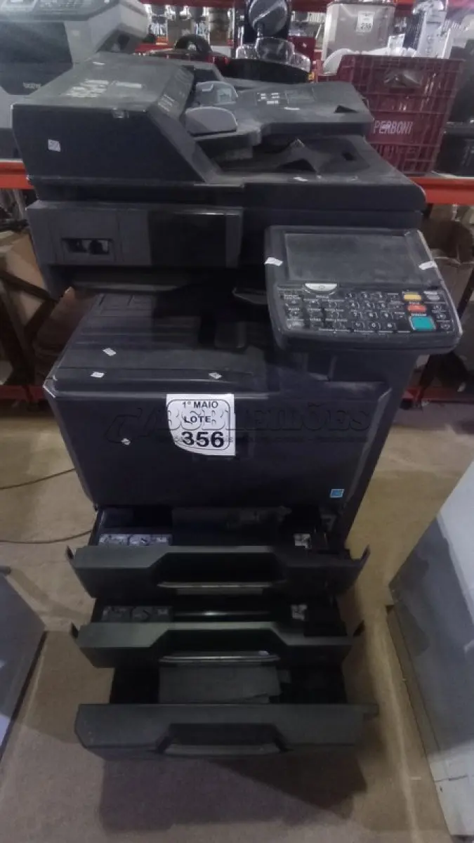 LOTE 356 - 01 COPIADORA TASKALFA 2551CI 110V MARCA KYOCERA. (NO ESTADO) ATENÇÃO! FAZER A VISITAÇÃO ANTES DE ARREMATAR, NÃO SABEMOS SE FUNCIONA, LEILÃO NÃO TEM GARANTIA E NEM DEVOLUÇÃO, SUJEITO A POSSÍVEIS AVARIAS VISÍVEIS/OCULTAS E/OU AUSÊNCIA DE COMPONENTES.