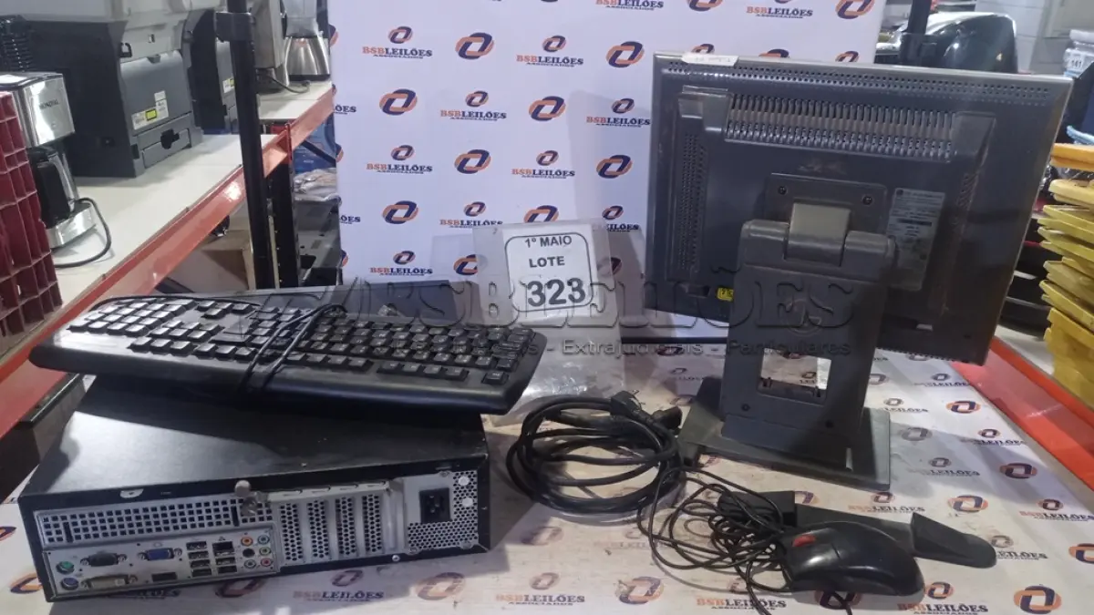 LOTE 323 - 01 CPU INFORWAY 4GB HD 500, 01 MOUSE, 01 TECLADO, 01BASE DE CPU, 01 CABO DE FORÇA E 01 MONITOR MARCA LG. (NO ESTADO) ATENÇÃO! FAZER A VISITAÇÃO ANTES DE ARREMATAR, NÃO SABEMOS SE FUNCIONA. LEILÃO NÃO TEM GARANTIA E NEM DEVOLUÇÃO, SUJEITO A POSSÍVEIS AVARIAS VISÍVEIS/OCULTAS E/OU AUSÊNCIA DE COMPONENTES.
