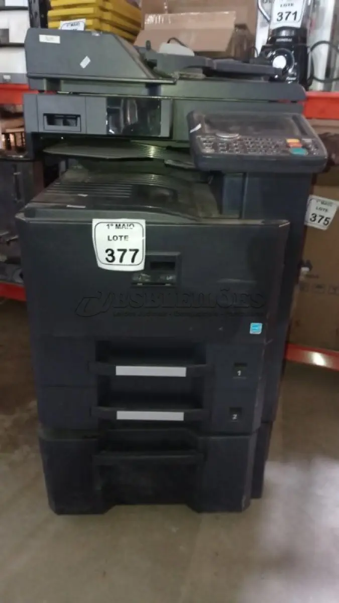LOTE 377 - 01 COPIADORA TASKALFA 2551CI 110V MARCA KYOCERA. (NO ESTADO) ATENÇÃO! FAZER A VISITAÇÃO ANTES DE ARREMATAR, NÃO SABEMOS SE FUNCIONA, LEILÃO NÃO TEM GARANTIA E NEM DEVOLUÇÃO, SUJEITO A POSSÍVEIS AVARIAS VISÍVEIS/OCULTAS E/OU AUSÊNCIA DE COMPONENTES.