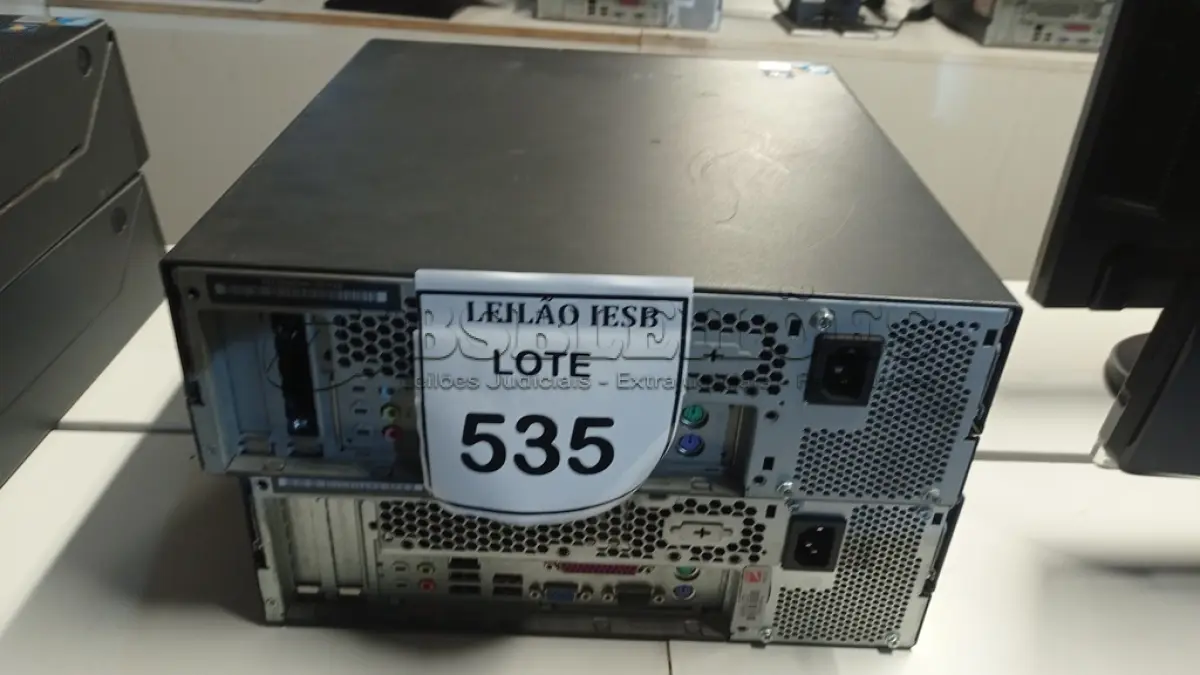 LOTE 535 - 02 CPUS LENOVO. (NO ESTADO) ATENÇÃO! FAZER A VISITAÇÃO ANTES DE ARREMATAR, NÃO SABEMOS SE FUNCIONA, LEILÃO NÃO TEM GARANTIA E NEM DEVOLUÇÃO, SUJEITO A POSSÍVEIS AVARIAS VISÍVEIS/OCULTAS E/OU AUSÊNCIA DE COMPONENTES.
