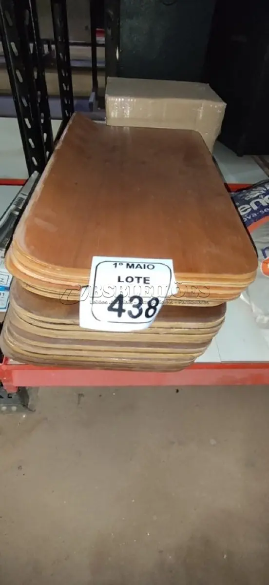 LOTE 438 - 20 PLACAS DE MADEIRA. (NO ESTADO) ATENÇÃO! FAZER A VISITAÇÃO ANTES DE ARREMATAR, NÃO SABEMOS SE FUNCIONA, LEILÃO NÃO TEM GARANTIA E NEM DEVOLUÇÃO, SUJEITO A POSSÍVEIS AVARIAS VISÍVEIS/OCULTAS E/OU AUSÊNCIA DE COMPONENTES.