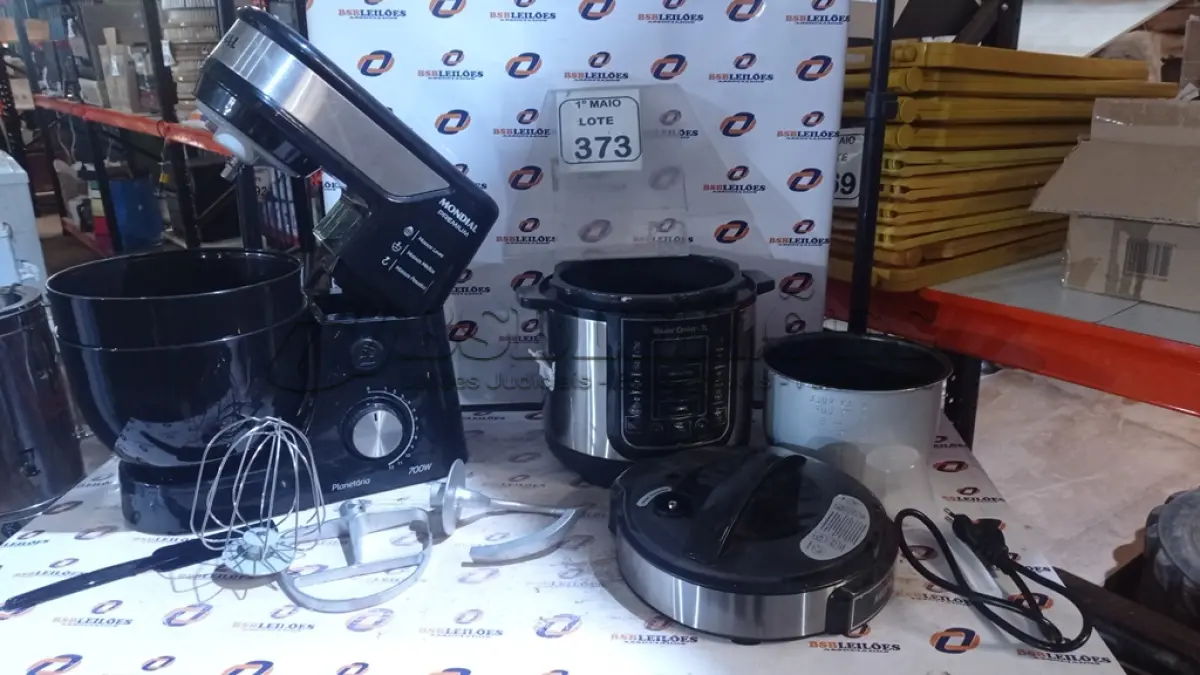 LOTE 373 - 01 BATEDEIRA PLANETÁRIA 220V MARCA MONDIAL E 01 PANELA ELETRICA 220V MARCA MONDIAL. (NO ESTADO) ATENÇÃO! FAZER A VISITAÇÃO ANTES DE ARREMATAR, NÃO SABEMOS SE FUNCIONA, LEILÃO NÃO TEM GARANTIA E NEM DEVOLUÇÃO, SUJEITO A POSSÍVEIS AVARIAS VISÍVEIS/OCULTAS E/OU AUSÊNCIA DE COMPONENTES.