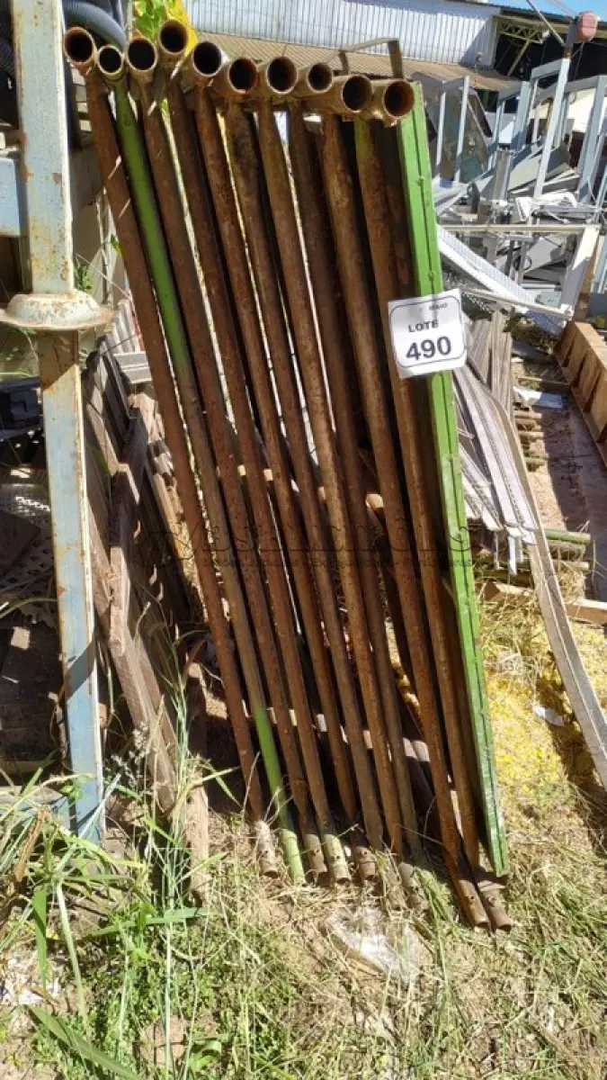 LOTE 490 - 10 PEÇAS DE ANDAIME COM 02 PLATAFORMAS.(NO ESTADO) ATENÇÃO! FAZER A VISITAÇÃO ANTES DE ARREMATAR, NÃO SABEMOS SE FUNCIONA, LEILÃO NÃO TEM GARANTIA E NEM DEVOLUÇÃO, SUJEITO A POSSÍVEIS AVARIAS VISÍVEIS/OCULTAS E/OU AUSÊNCIA DE COMPONENTES.