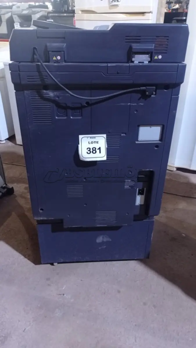 LOTE 381 - 01 COPIADORA TASKALFA 2551CI 110V MARCA KYOCERA. (NO ESTADO) ATENÇÃO! FAZER A VISITAÇÃO ANTES DE ARREMATAR, NÃO SABEMOS SE FUNCIONA, LEILÃO NÃO TEM GARANTIA E NEM DEVOLUÇÃO, SUJEITO A POSSÍVEIS AVARIAS VISÍVEIS/OCULTAS E/OU AUSÊNCIA DE COMPONENTES.