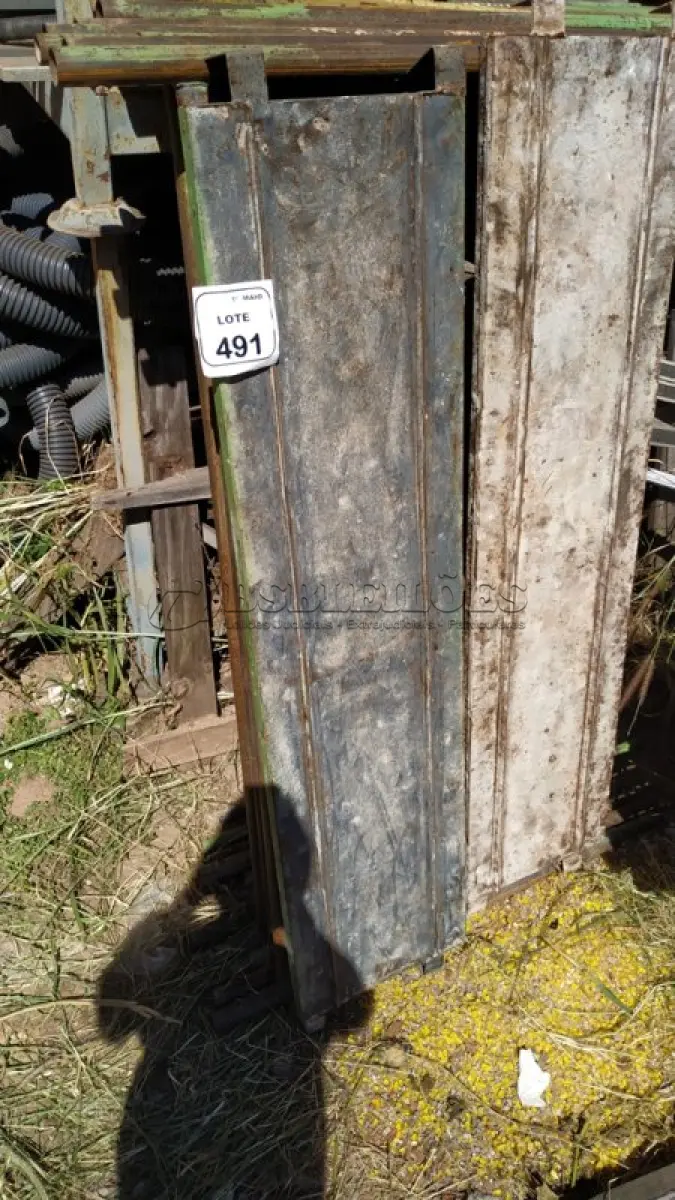 LOTE 491 - 10 PEÇAS DE ANDAIME COM 02 PLATAFORMAS.(NO ESTADO) ATENÇÃO! FAZER A VISITAÇÃO ANTES DE ARREMATAR, NÃO SABEMOS SE FUNCIONA, LEILÃO NÃO TEM GARANTIA E NEM DEVOLUÇÃO, SUJEITO A POSSÍVEIS AVARIAS VISÍVEIS/OCULTAS E/OU AUSÊNCIA DE COMPONENTES.