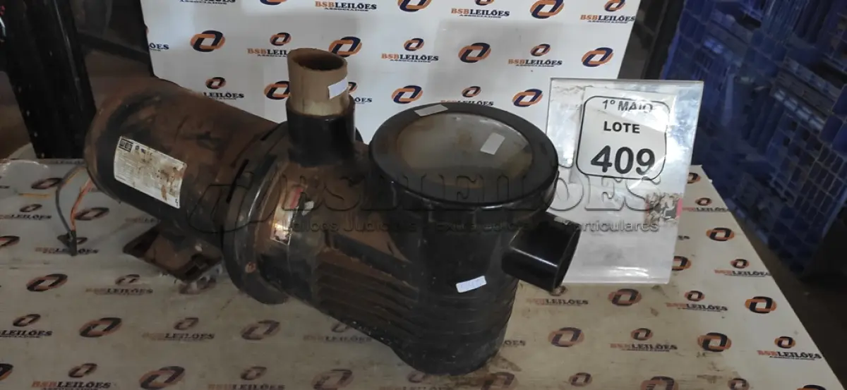 LOTE 409 - 01 BOMBA DE PISCINA MARCA DANCOR. (NO ESTADO) ATENÇÃO! FAZER A VISITAÇÃO ANTES DE ARREMATAR, NÃO SABEMOS SE FUNCIONA, LEILÃO NÃO TEM GARANTIA E NEM DEVOLUÇÃO, SUJEITO A POSSÍVEIS AVARIAS VISÍVEIS/OCULTAS E/OU AUSÊNCIA DE COMPONENTES.