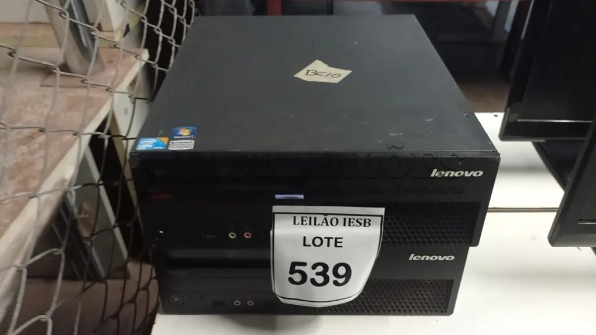 LOTE 539 - 02 CPUS LENOVO. (NO ESTADO) ATENÇÃO! FAZER A VISITAÇÃO ANTES DE ARREMATAR, NÃO SABEMOS SE FUNCIONA, LEILÃO NÃO TEM GARANTIA E NEM DEVOLUÇÃO, SUJEITO A POSSÍVEIS AVARIAS VISÍVEIS/OCULTAS E/OU AUSÊNCIA DE COMPONENTES.