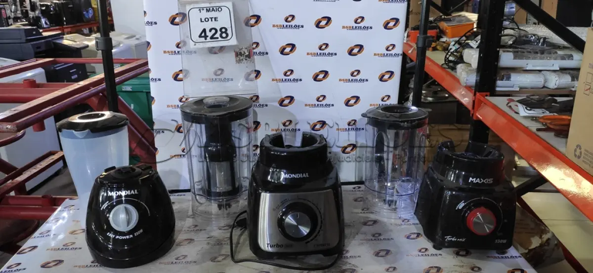 LOTE 428 - 03 LIQUIDIFICADORES 220V MARCA MONDIAL. (NO ESTADO) ATENÇÃO! FAZER A VISITAÇÃO ANTES DE ARREMATAR, NÃO SABEMOS SE FUNCIONA, LEILÃO NÃO TEM GARANTIA E NEM DEVOLUÇÃO, SUJEITO A POSSÍVEIS AVARIAS VISÍVEIS/OCULTAS E/OU AUSÊNCIA DE COMPONENTES.