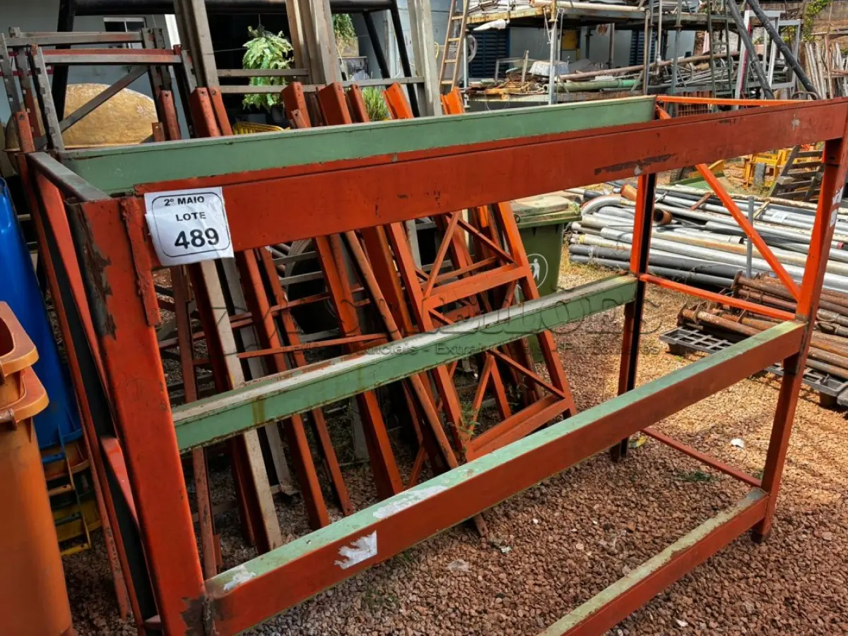 LOTE 489 - 01 ESTANTE DESMONTADA DE APROXIMADAMENTE 12M(NO ESTADO) ATENÇÃO! FAZER A VISITAÇÃO ANTES DE ARREMATAR, NÃO SABEMOS SE FUNCIONA, LEILÃO NÃO TEM GARANTIA E NEM DEVOLUÇÃO, SUJEITO A POSSÍVEIS AVARIAS VISÍVEIS/OCULTAS E/OU AUSÊNCIA DE COMPONENTES.