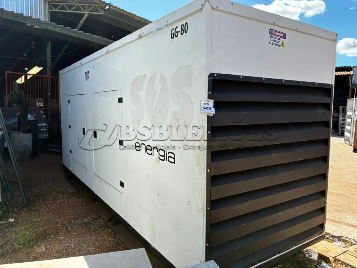 LOTE 485 - 01 GERADOR DE ENERGIA CABINADO, MOTOR SCANIA 6 CILINDROS, GERADOR WEG, ANO 2010 320 KVA (NO ESTADO)