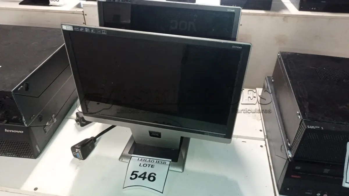 LOTE 546 - 02 MONITORES AOC. (NO ESTADO) ATENÇÃO! FAZER A VISITAÇÃO ANTES DE ARREMATAR, NÃO SABEMOS SE FUNCIONA, LEILÃO NÃO TEM GARANTIA E NEM DEVOLUÇÃO, SUJEITO A POSSÍVEIS AVARIAS VISÍVEIS/OCULTAS E/OU AUSÊNCIA DE COMPONENTES.