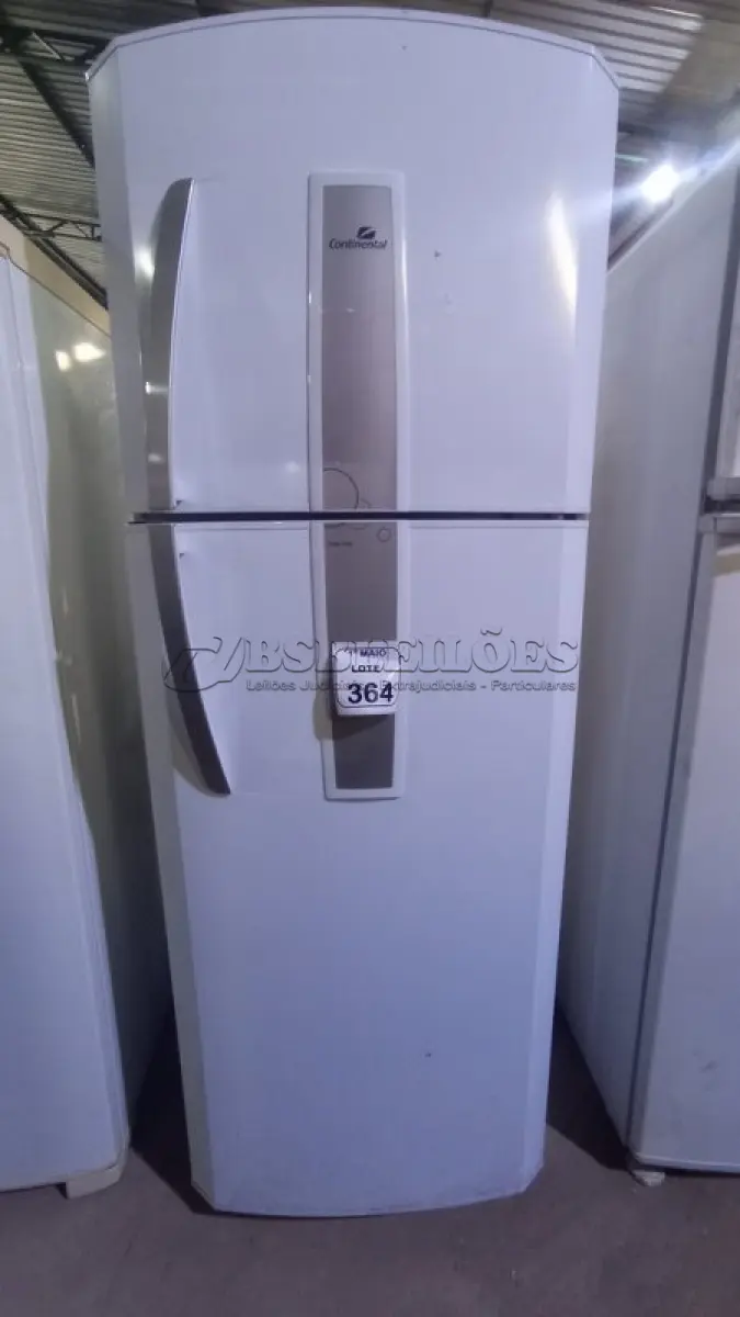 LOTE 364 - 01 GELADEIRA 220V MARCA CONTINENTAL. (NO ESTADO) ATENÇÃO! FAZER A VISITAÇÃO ANTES DE ARREMATAR, NÃO SABEMOS SE FUNCIONA, LEILÃO NÃO TEM GARANTIA E NEM DEVOLUÇÃO, SUJEITO A POSSÍVEIS AVARIAS VISÍVEIS/OCULTAS E/OU AUSÊNCIA DE COMPONENTES.